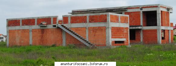 Constructii case la rosu - Firma constructii cu experienta in amenajari - Oferte