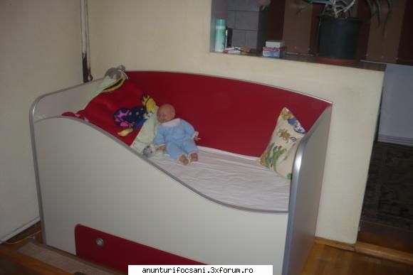 Vand patut copil - Vand patut copil cu saltea, in stare impecabila - Vanzari